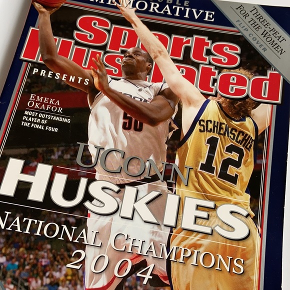 Vintage Sports Illustrated UCONN Huskies Championship 2004 - Picture 4 of 6